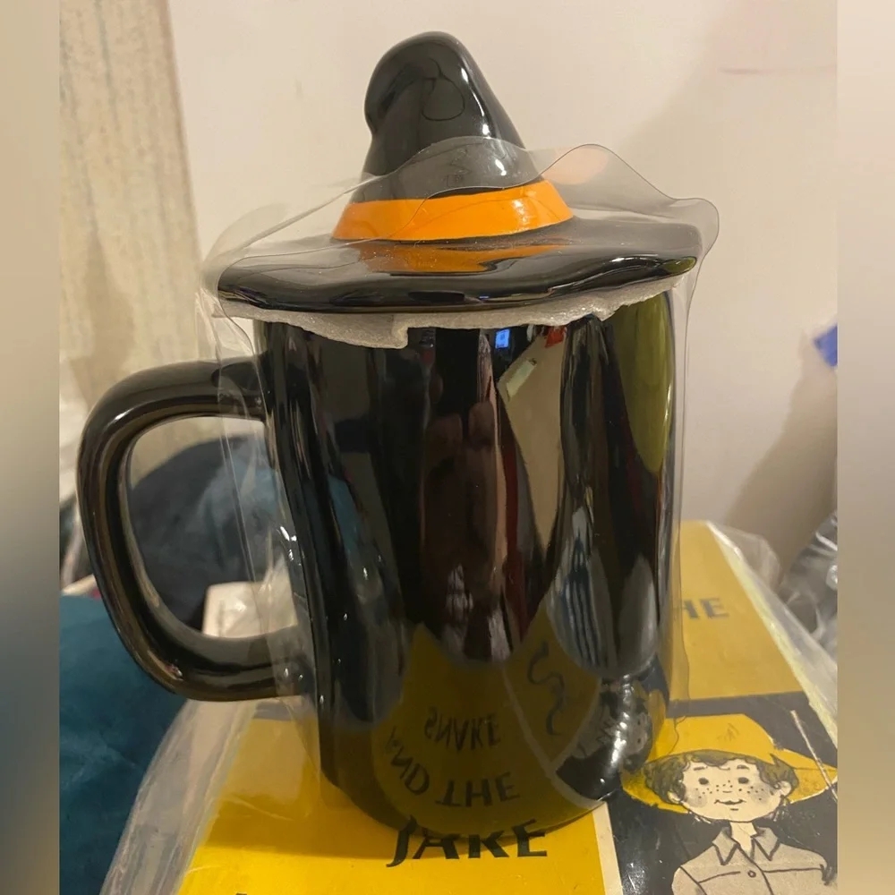 Rae Dunn Black Artisan Mug with Hat Lid NWOT (GL)
